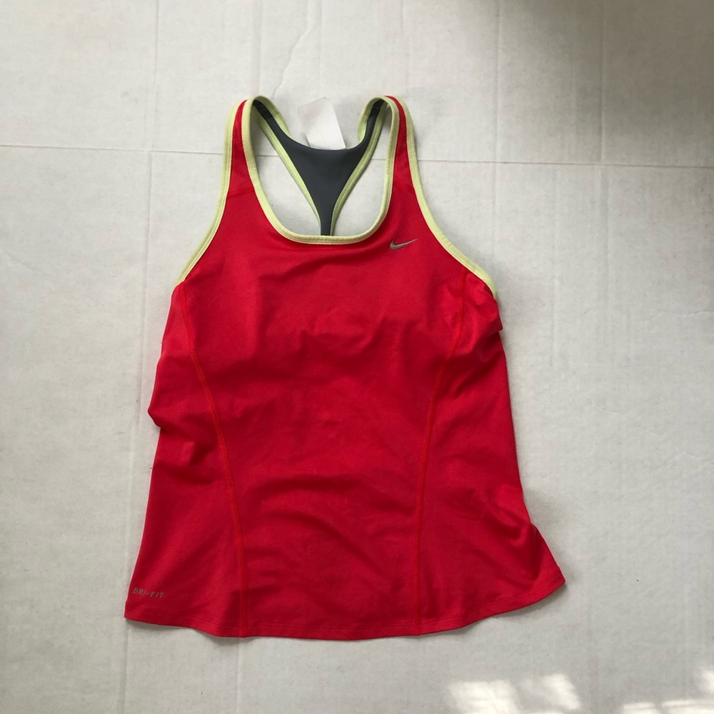 Nike top
